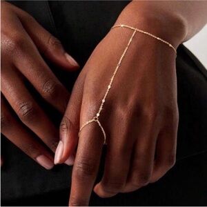 New! Gold Hand Chain (3027) NWOT